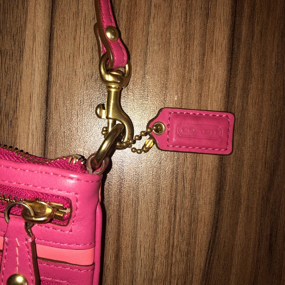 🎁SOLD🎁 Coach Small Bag Wristlet - Picture 4 of 6